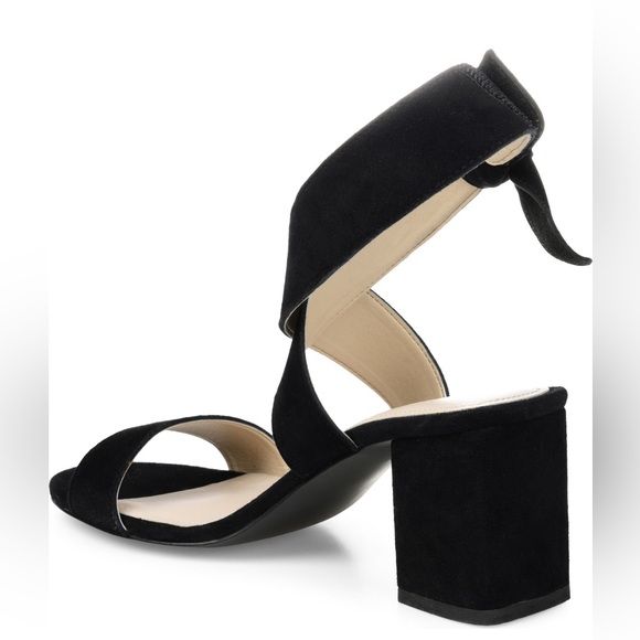 NWOT Signature by Journee Collection Hether Black Suedes Sandal Size 9 - Picture 2 of 11